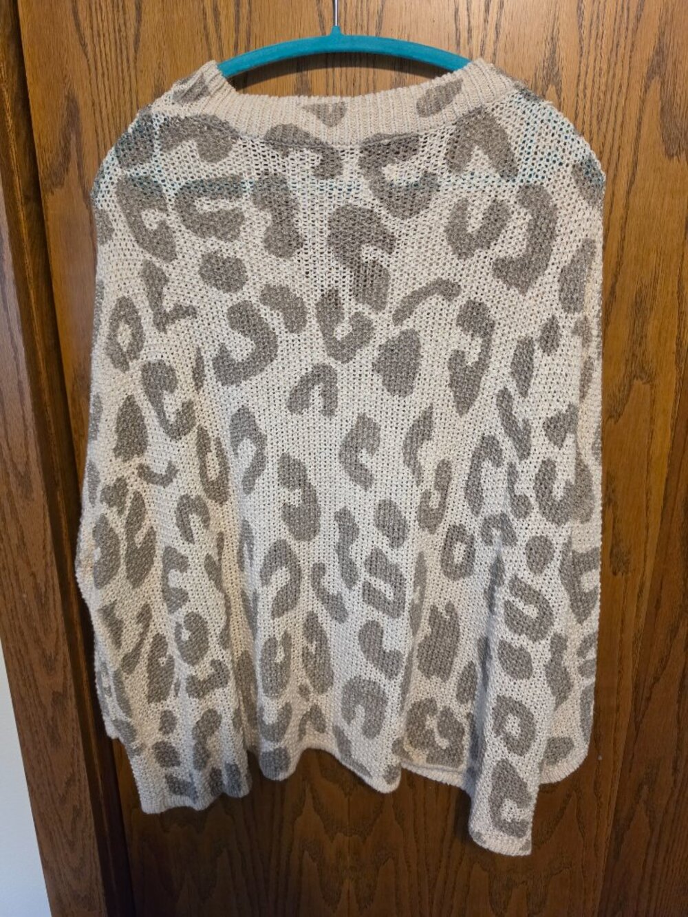 Mud Pie Beige Grey Leopard Print Open Knit V-Neck Sweater - M/L - Picture 2 of 7